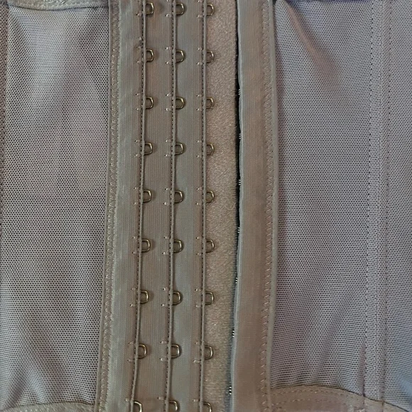 URBAN OUTFITTERS out from under corset top - Picture 3 of 6